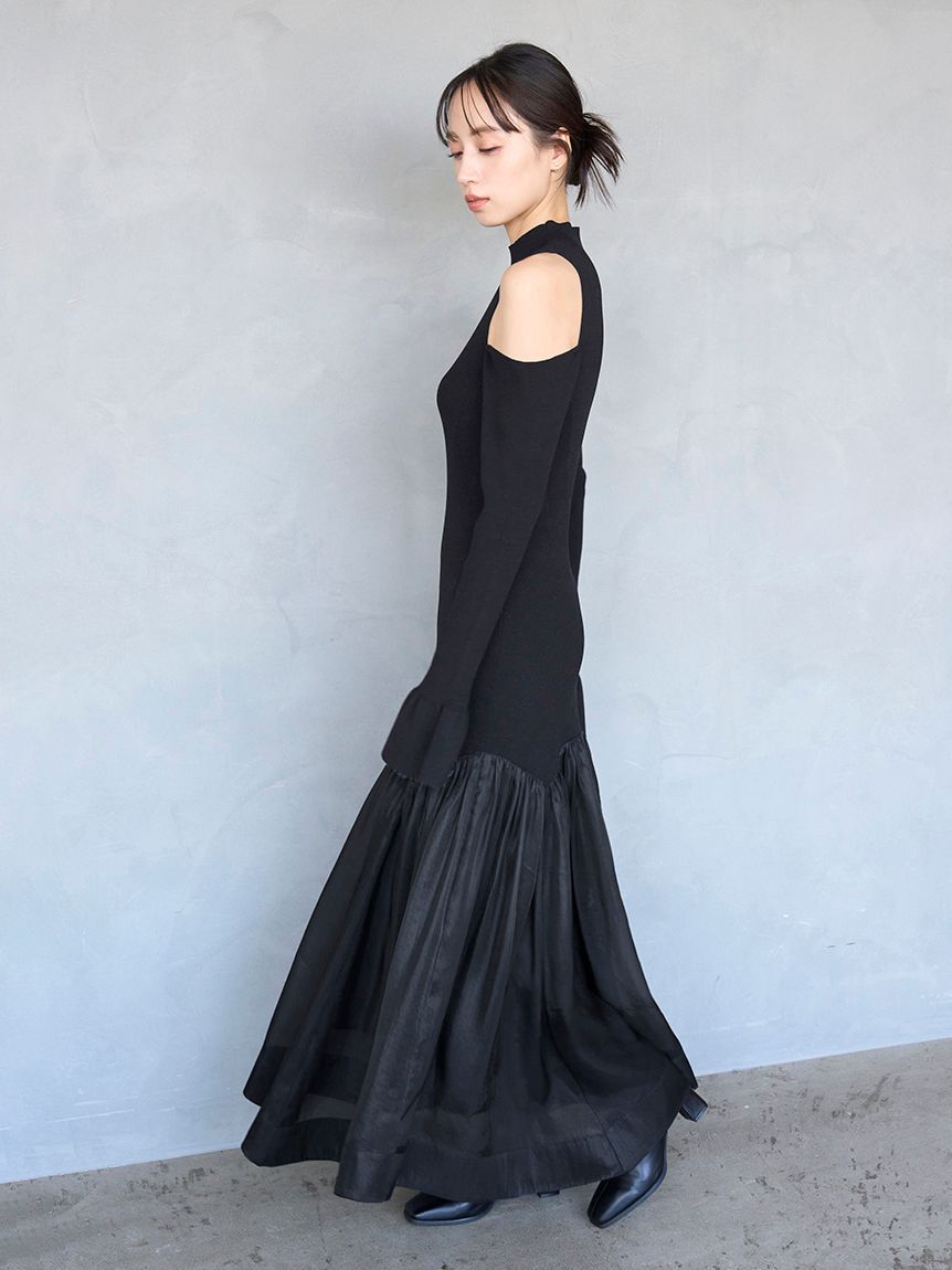 SNIDEL「Sustainableコールドショルダーニットワンピース」|ワンピース|