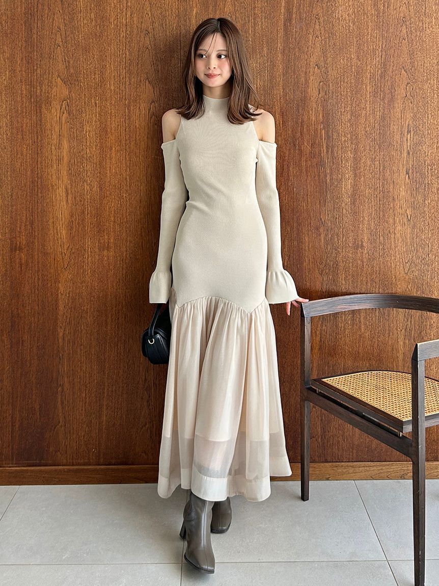 SNIDEL「Sustainableコールドショルダーニットワンピース」|ワンピース|