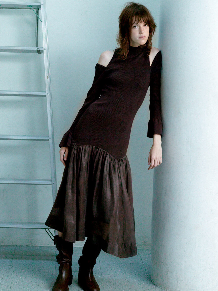 SNIDEL「Sustainableコールドショルダーニットワンピース」|ワンピース|