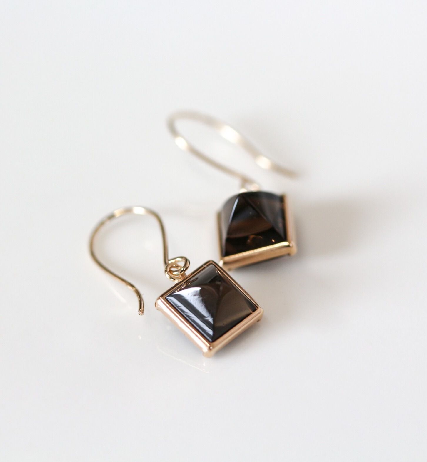  「カラーストーン スクエア フック ピアス | K10YG」|ピアス|