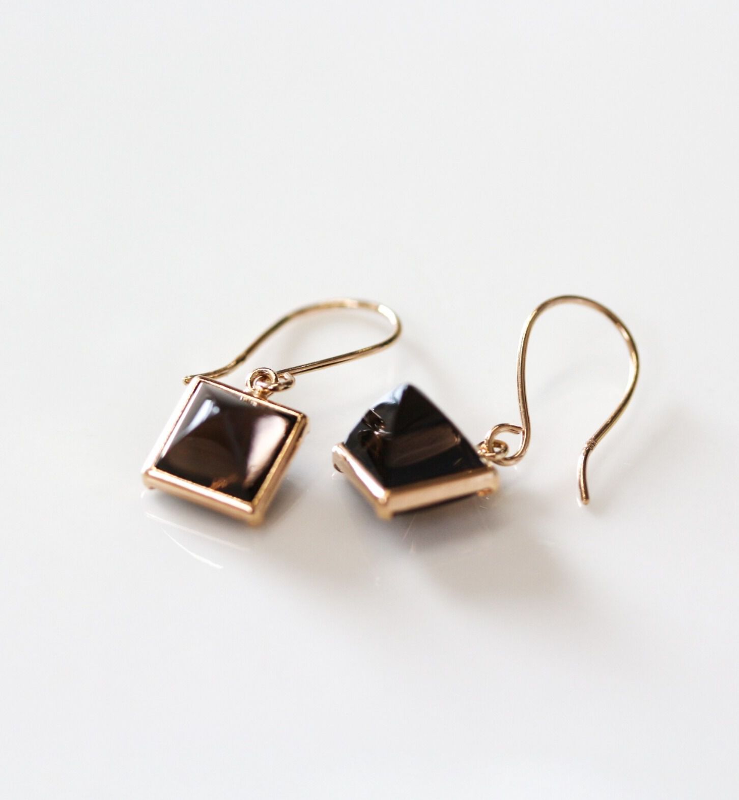  「カラーストーン スクエア フック ピアス | K10YG」|ピアス|