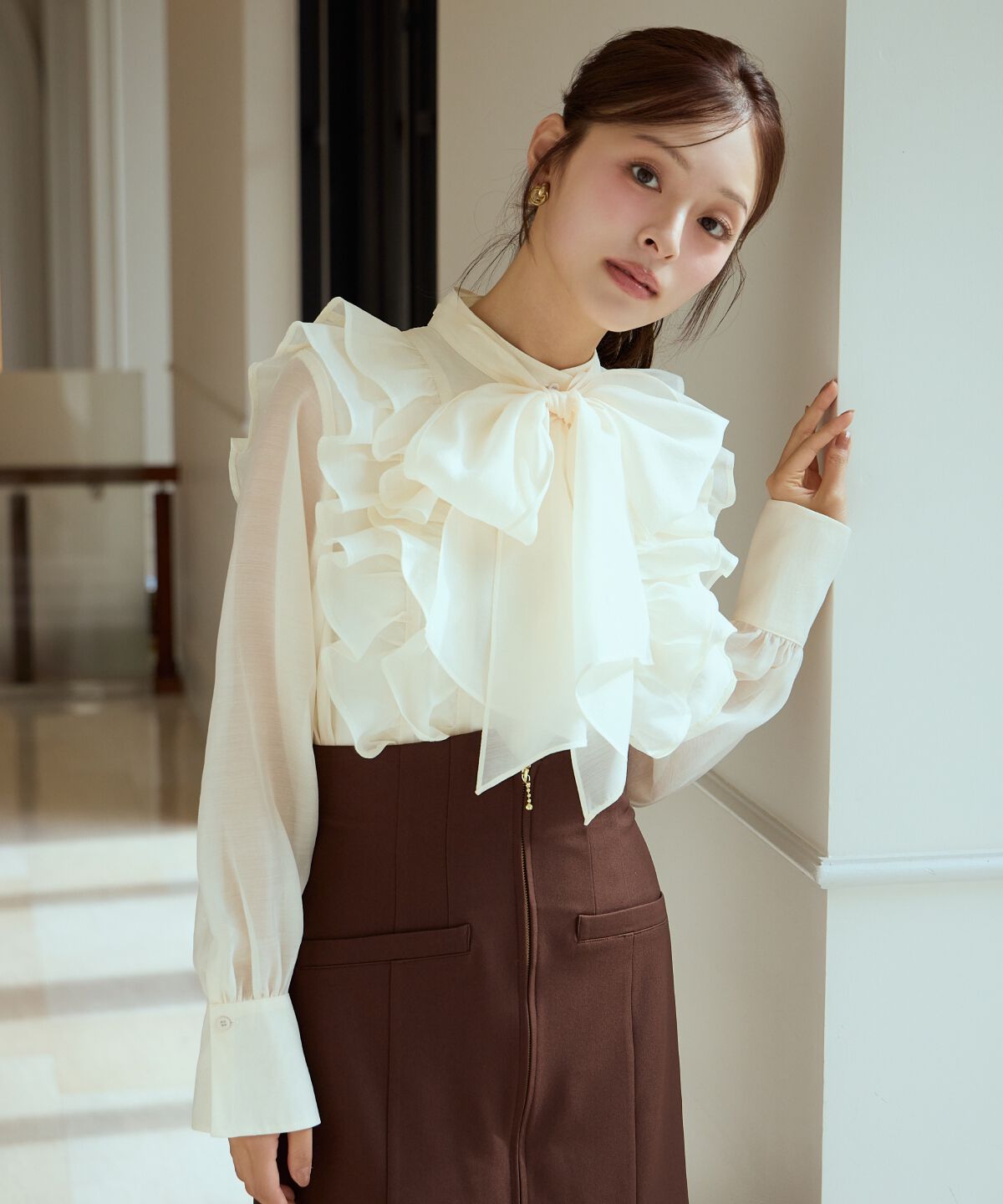 アンドクチュール「ボウタイフリルシアーブラウス」|シャツ・ブラウス|