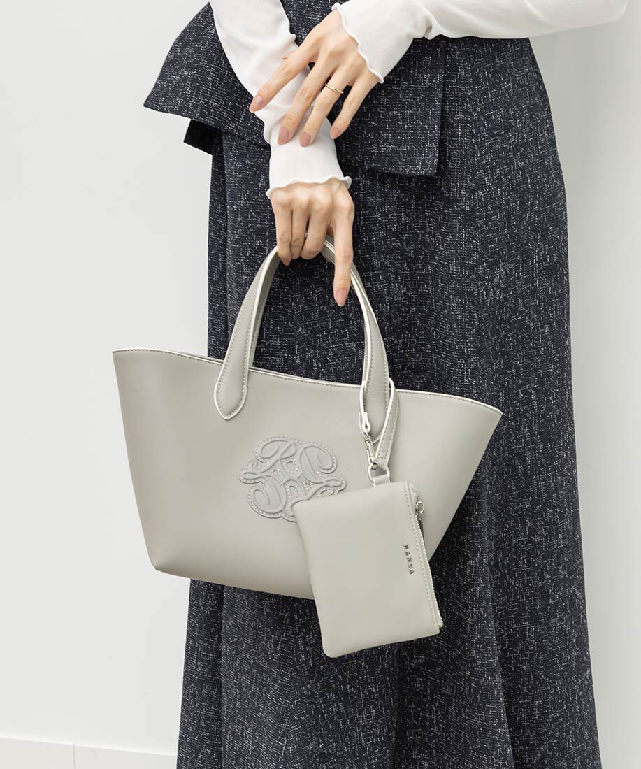  「2WAY ポーチ付きモノグラムエンボストートバッグ」|トートバッグ|