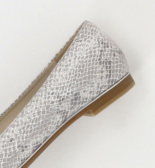 ODETTE E ODILE「ソフトVカット フラット15&darr;&uarr;」|パンプス|