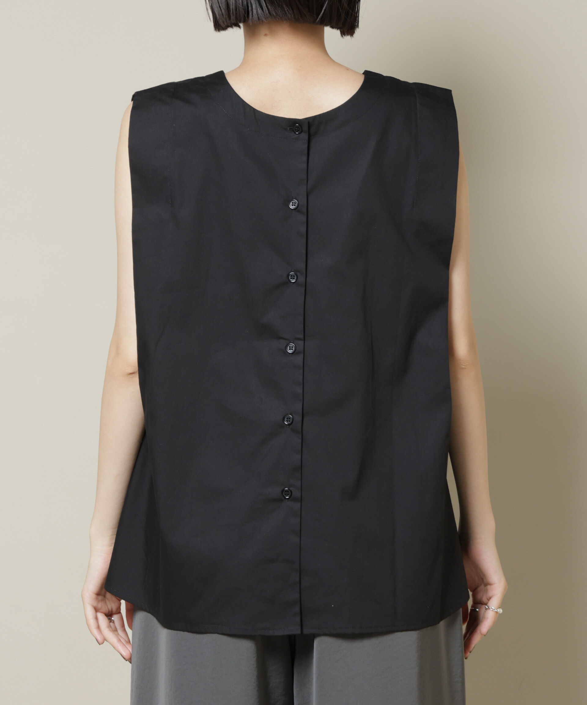 nano･universe「前後2wayブロードボタンデザインノースリーブブラウス」|シャツ・ブラウス|