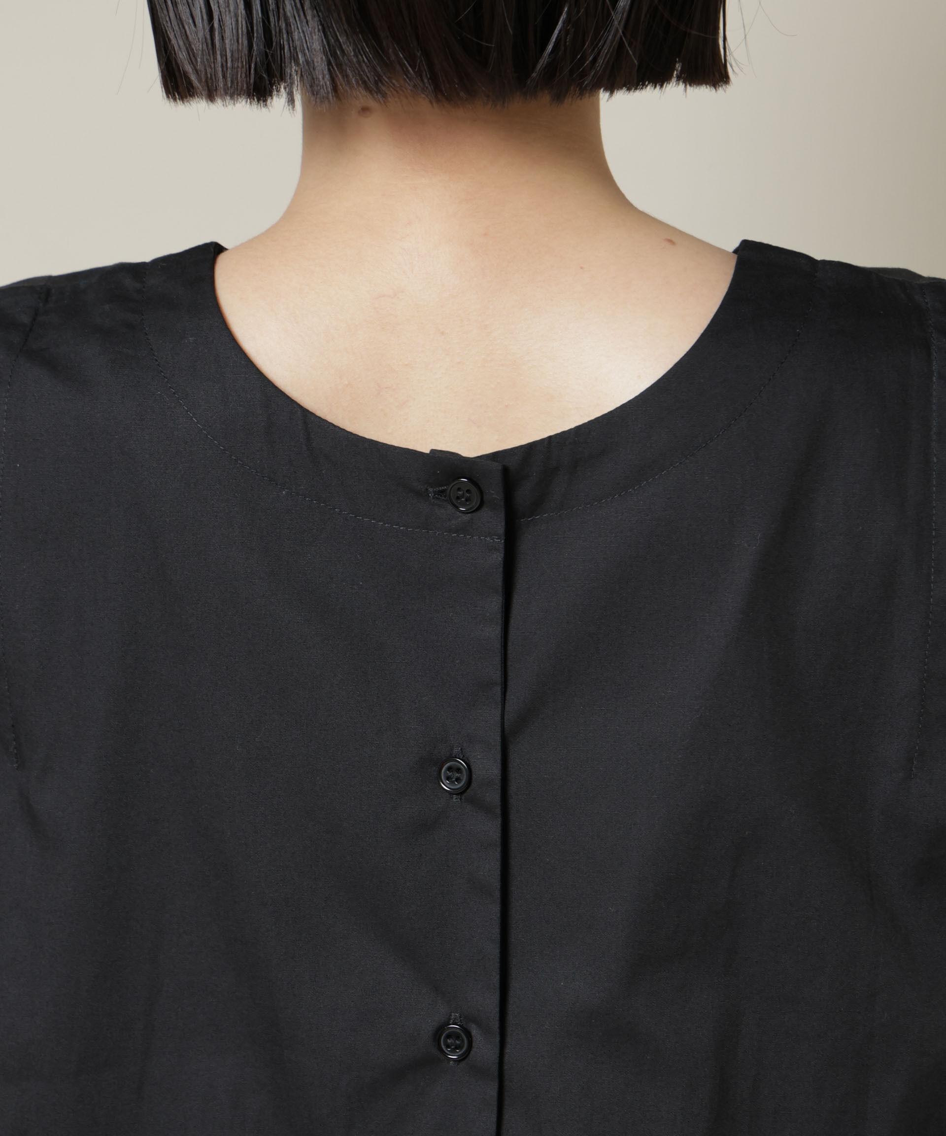 nano･universe「前後2wayブロードボタンデザインノースリーブブラウス」|シャツ・ブラウス|