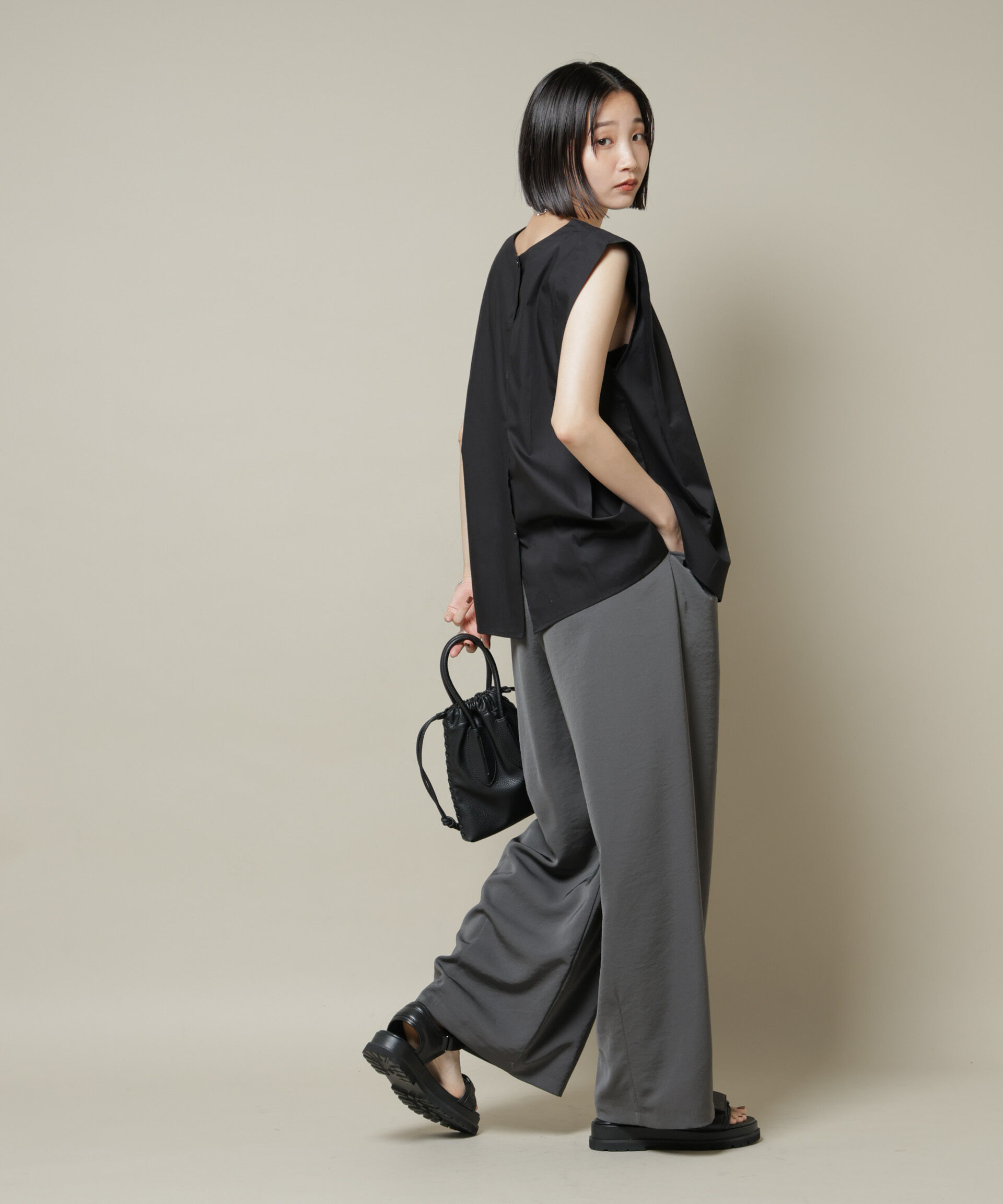 nano･universe「前後2wayブロードボタンデザインノースリーブブラウス」|シャツ・ブラウス|