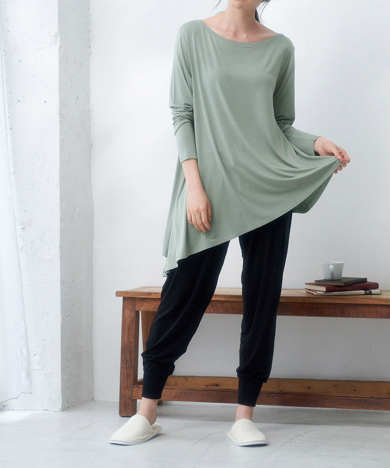 Rope&rsquo;Picnic「【セットアップ対応】ソフトリッチ天竺アシメヘムフレアトップス」|Tシャツ・カットソー|