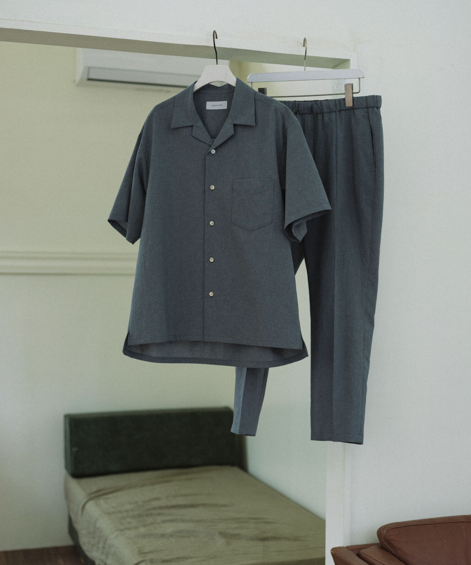 ADAM ET ROPE'「2点セット【RIRANCHA / リランチェ】セットアップ / オープンカラーシャツ&イージーパンツ / イージーケア 」|スーツ|