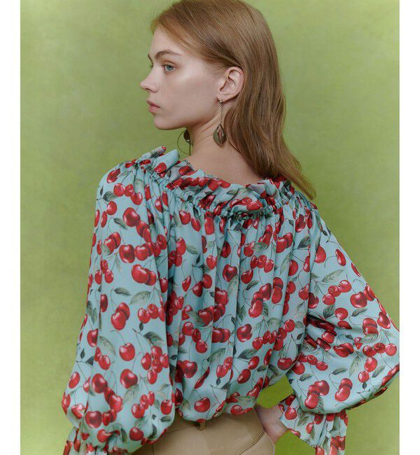 LOULOU WILLOUGHBY「【LOULOU WILLOUGHBY】LISAチェリープリントオフショルブラウス」|シャツ・ブラウス|サックス