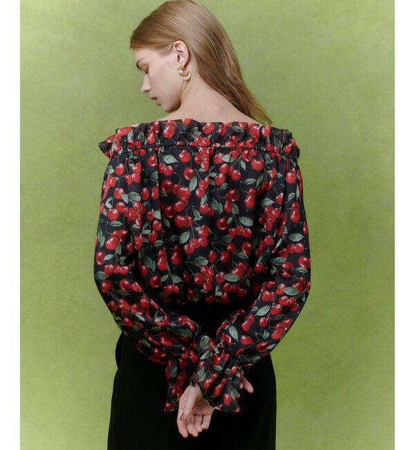 LOULOU WILLOUGHBY「【LOULOU WILLOUGHBY】LISAチェリープリントオフショルブラウス」|シャツ・ブラウス|