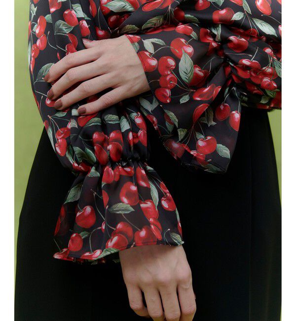 LOULOU WILLOUGHBY「【LOULOU WILLOUGHBY】LISAチェリープリントオフショルブラウス」|シャツ・ブラウス|