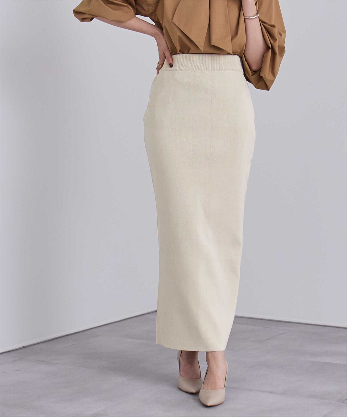 ur's「スポンディッシュ美シルエットニットタイトスカート」|スカート|アイボリー