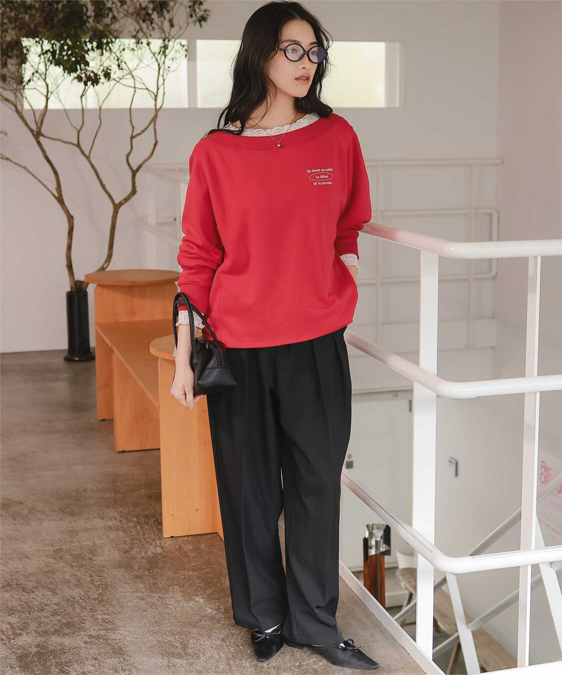 titivate「オフショルダースウェットプルオーバー」|スウェット・ジャージ|