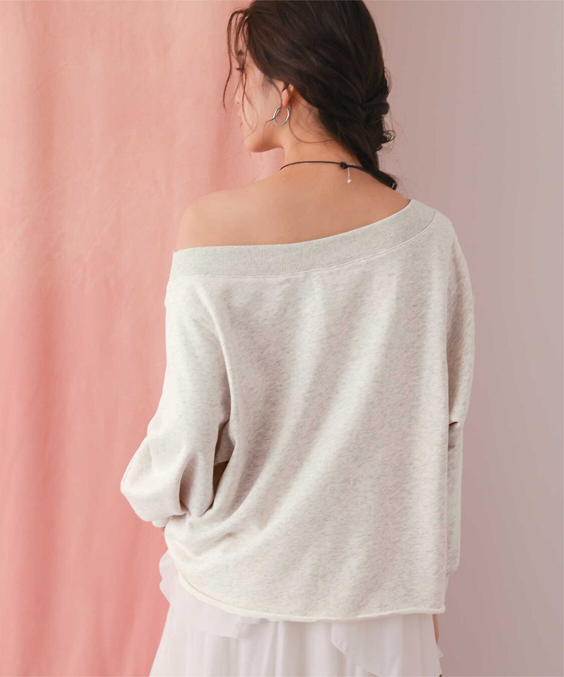 titivate「オフショルダースウェットプルオーバー」|スウェット・ジャージ|