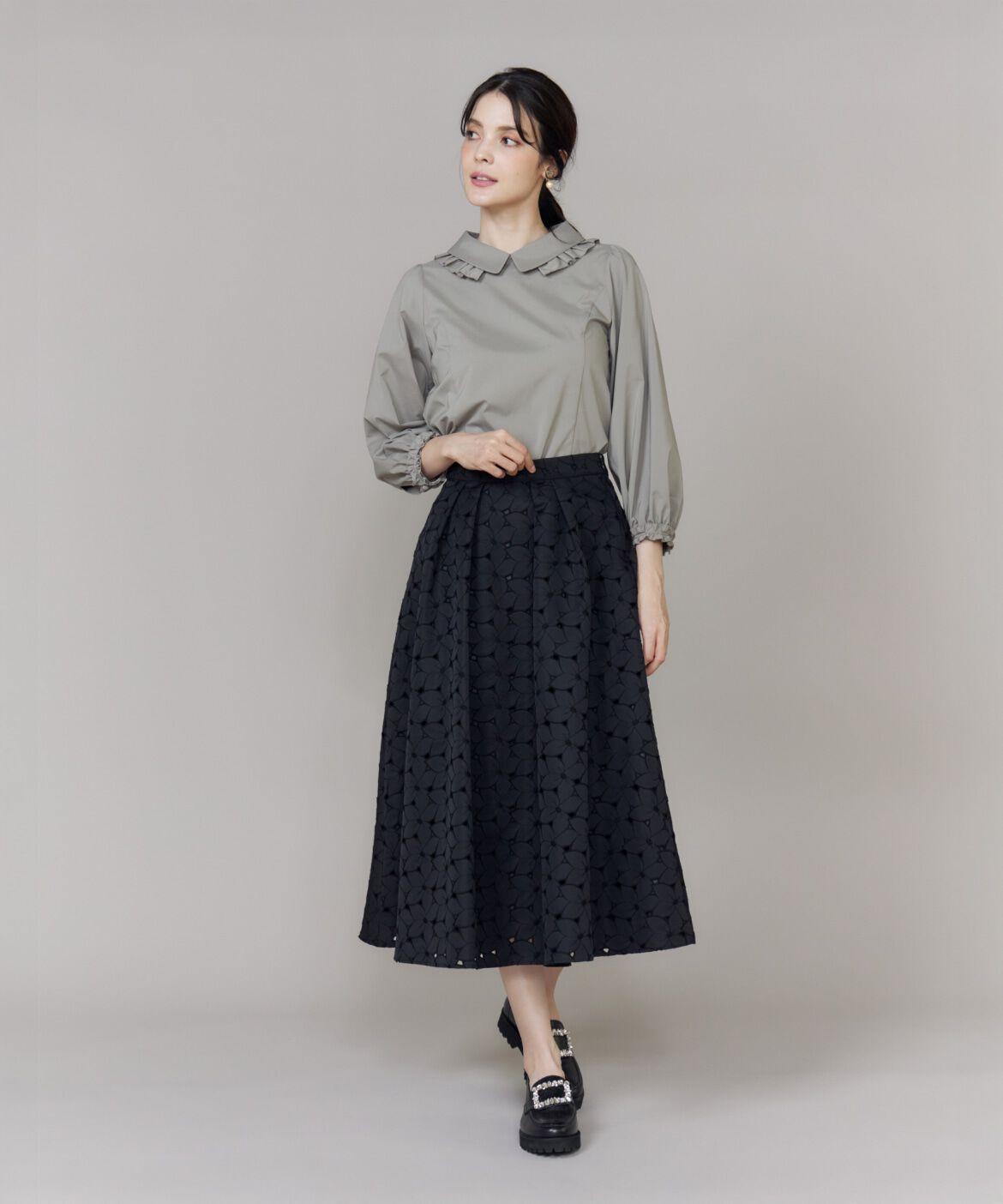 Maglie le cassetto「シルキーストレッチ衿フリルブラウス」|シャツ・ブラウス|