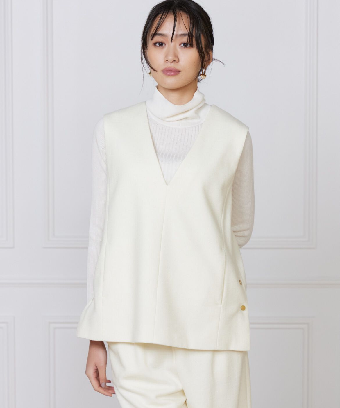 7-IDconcept.「《大きいサイズ》Vネックプルオーバージレ」|ダウンベスト・ベスト|