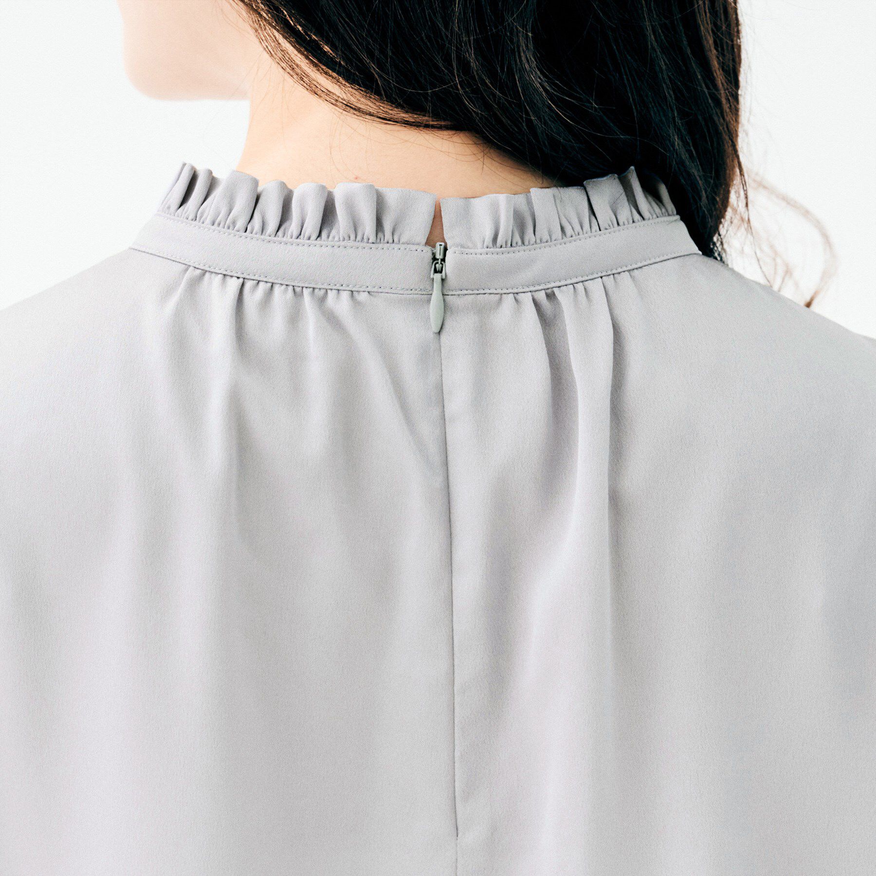 UNTITLED「【セレモニー/フォーマル/お仕事着】ハイネックフリル ブラウス」|シャツ・ブラウス|