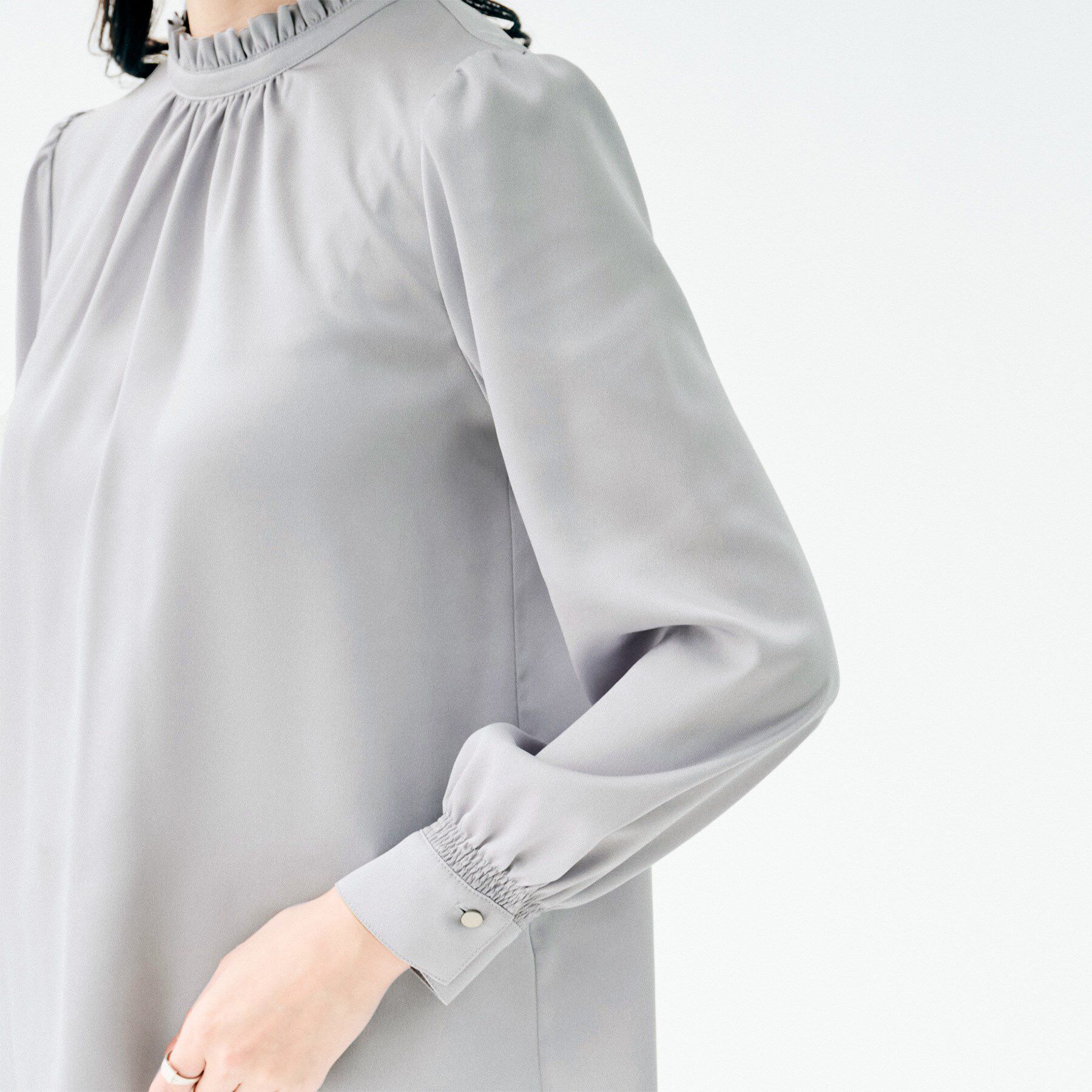 UNTITLED「【セレモニー/フォーマル/お仕事着】ハイネックフリル ブラウス」|シャツ・ブラウス|