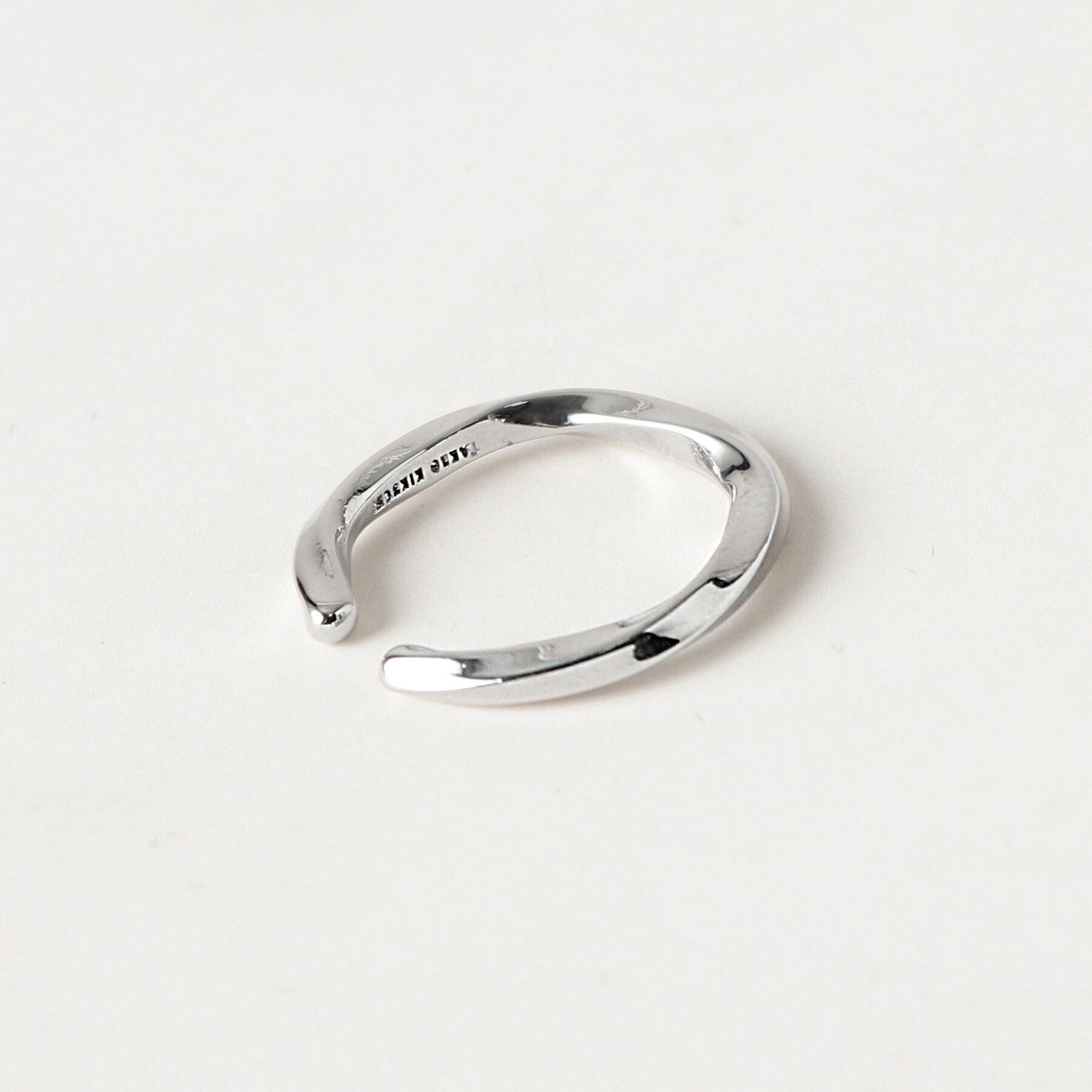 TAKEO KIKUCHI「ツイストイヤーカフ」|ピアス|