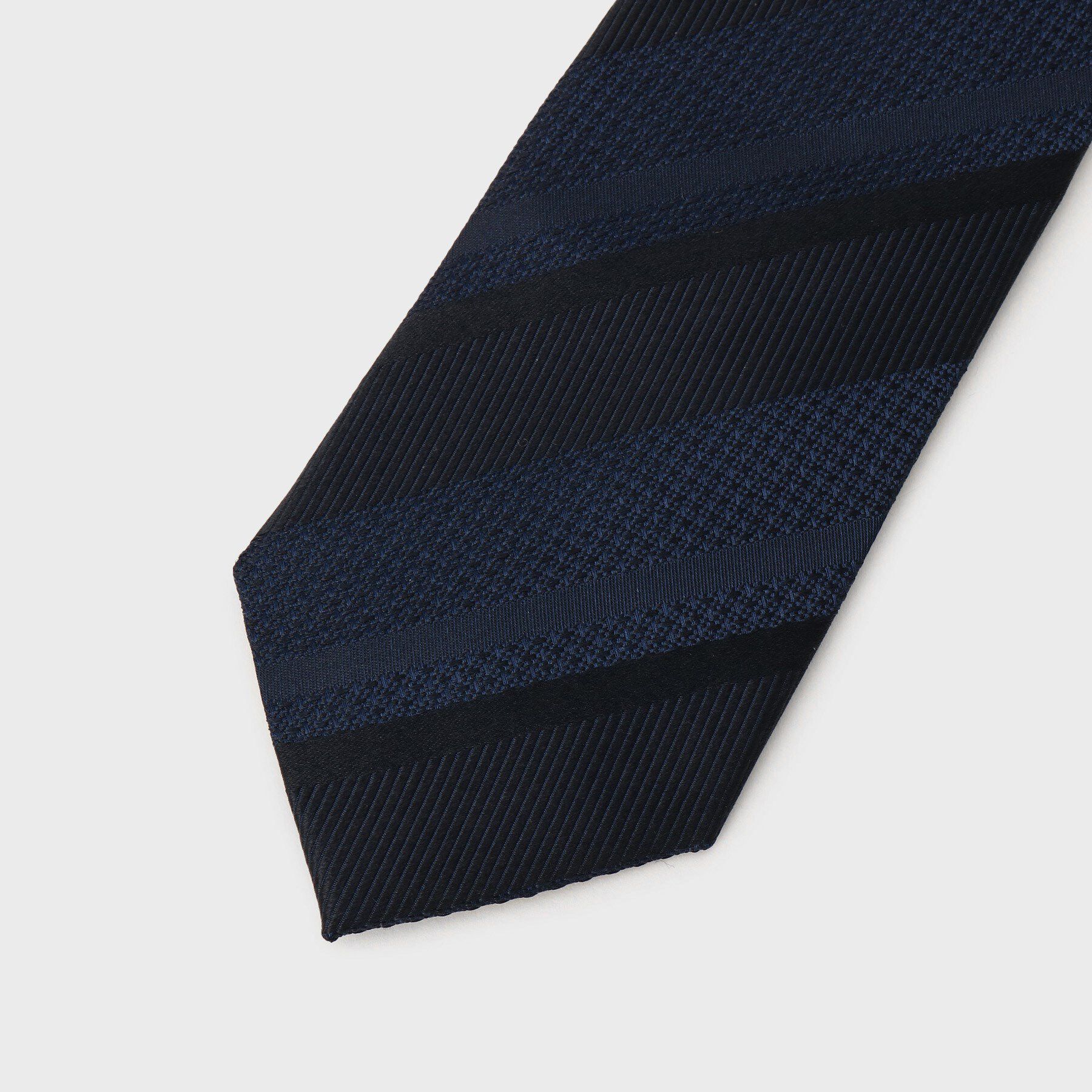 TAKEO KIKUCHI「【スマホスタンド機能付きパスケース】プレイフルチェンジネクタイBOX」|ネクタイ・蝶ネクタイ|