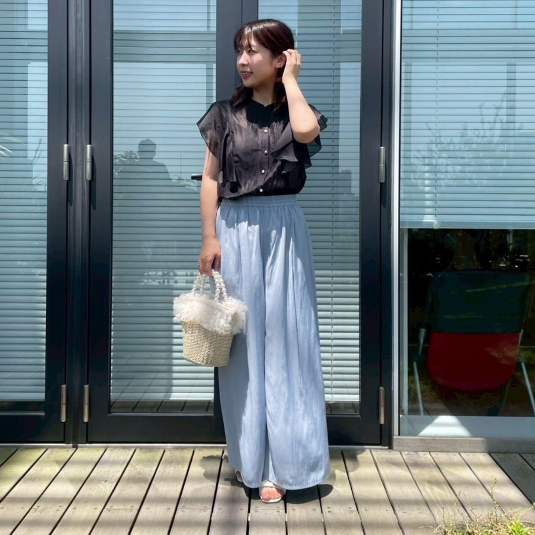 Couture broach「【洗える・オシャレな透け感】タックデザインフレア袖シアーブラウス」|シャツ・ブラウス|