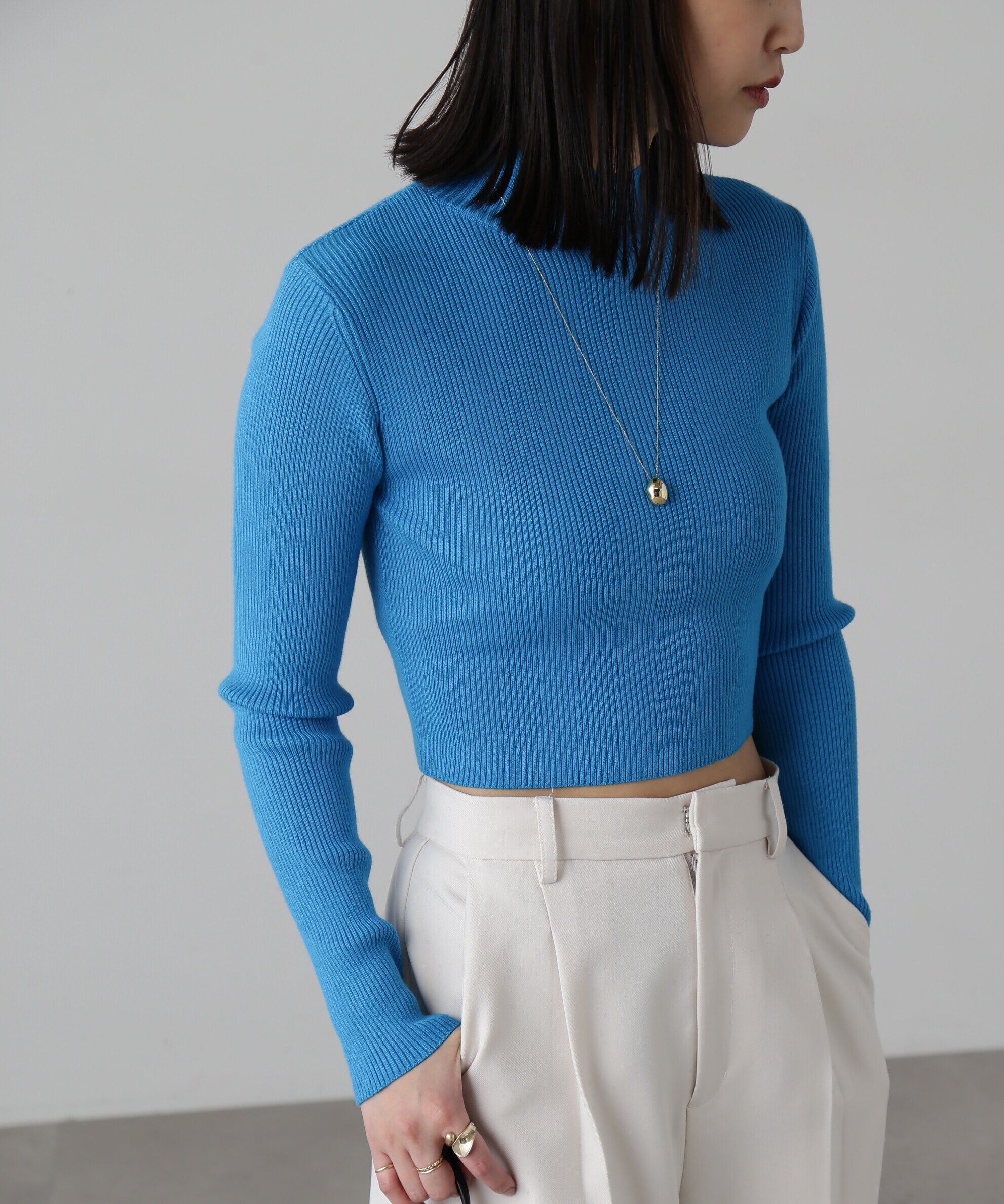  「ハイネックショート丈リブニット」|ニット・セーター|ブルー