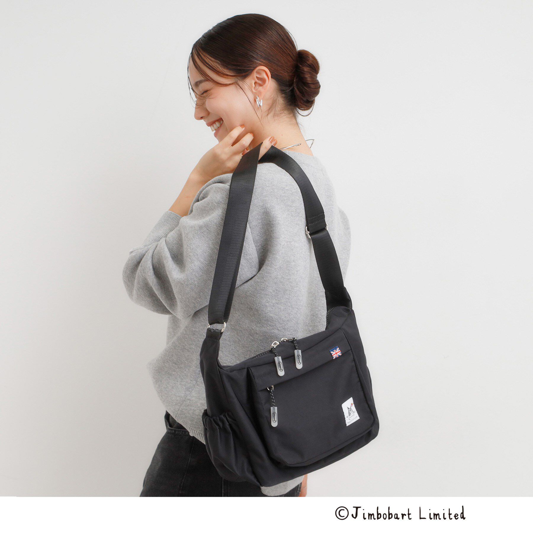 SHOO･LA･RUE「【撥水】立体ポケットショルダーバッグ【Jimbobart】」|ショルダー・メッセンジャー|ブラック(019)