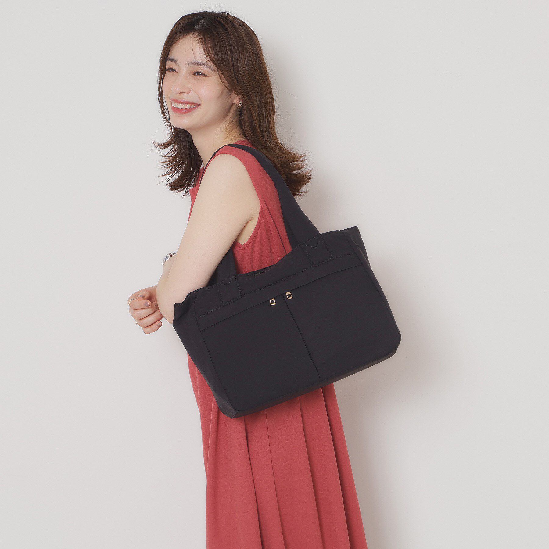 ITS&rsquo;DEMO「【A4対応／9ポケット】ふんわり軽量トート」|トートバッグ|