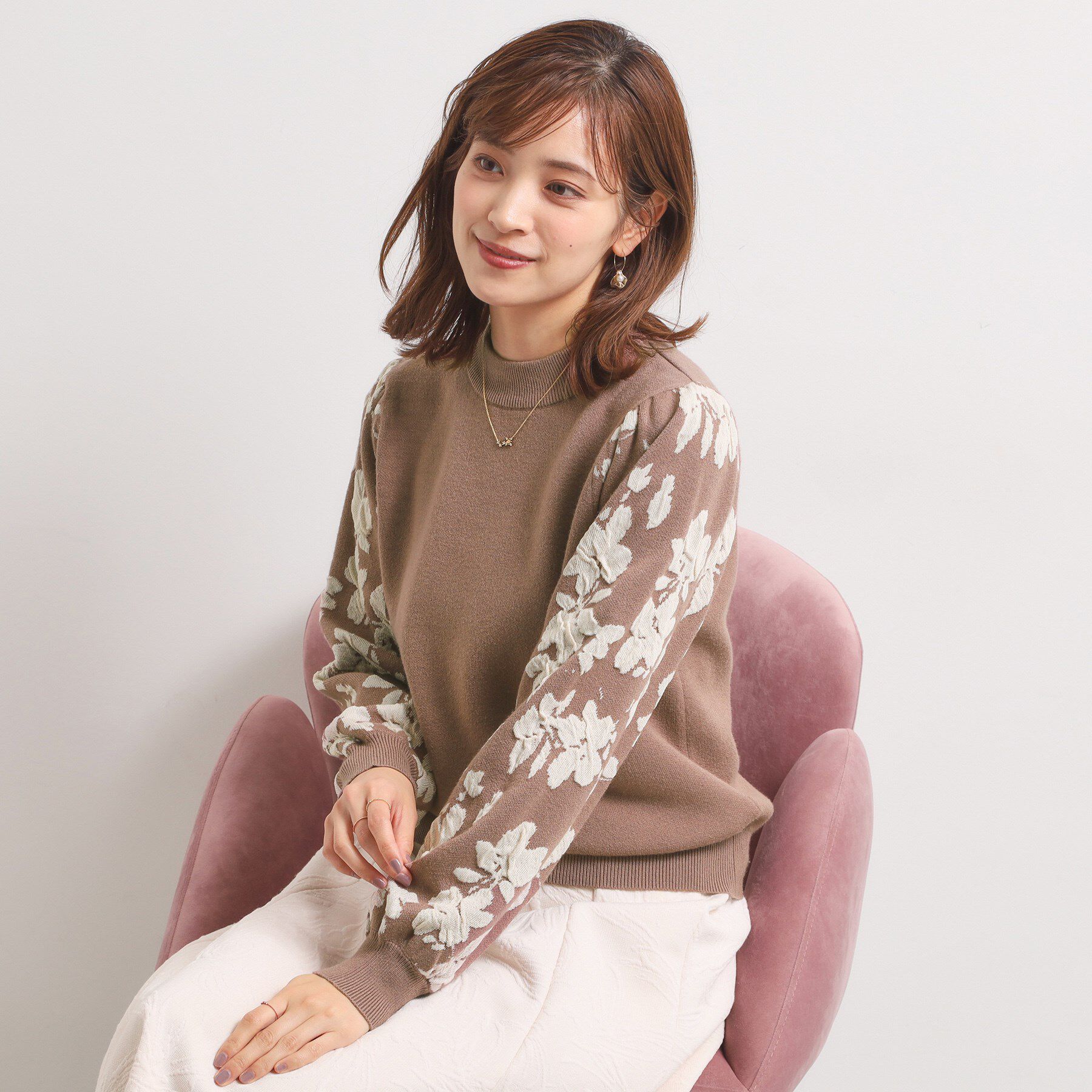 ITS&rsquo;DEMO「【手洗い可】花柄ジャカード袖ニット」|ニット・セーター|モカブラウン(042