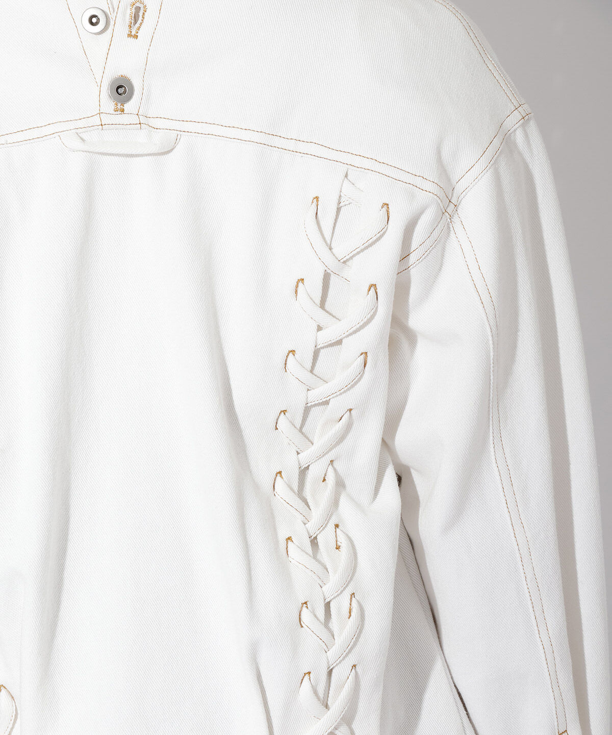 アンドクチュール「バックレースアップミドル丈デニムジャケット」|デニムジャケット|