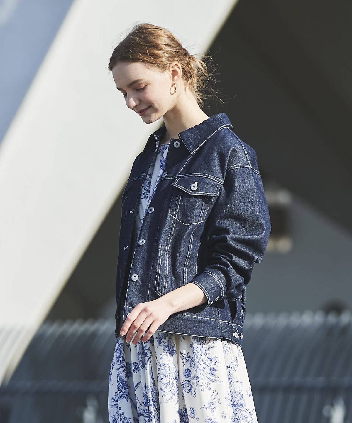 アンドクチュール「バックレースアップミドル丈デニムジャケット」|デニムジャケット|