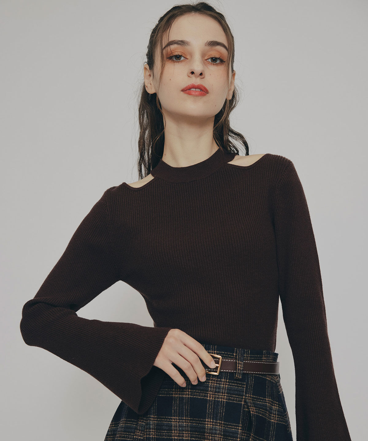 REDYAZEL「カットアウトリブニットトップス」|ニット・セーター|ブラウン