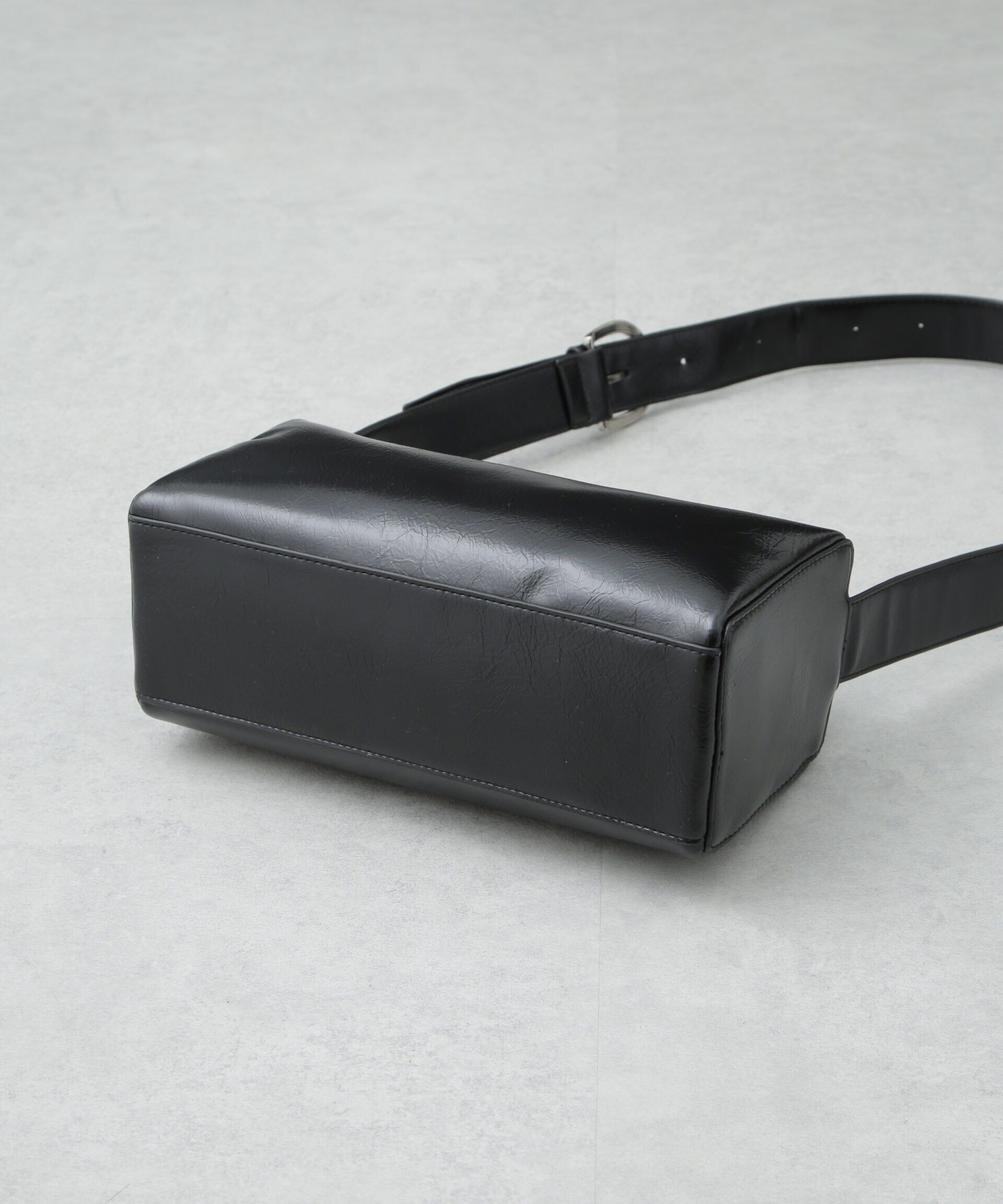 nano･universe「ワンショルダーボディーバッグ」|ショルダー・メッセンジャー|