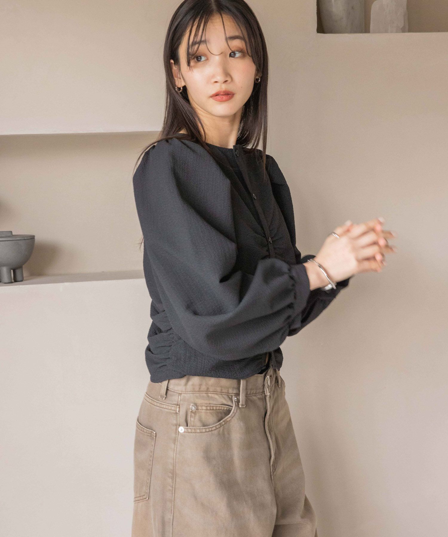 LOWRYS FARM「【前後着用可能】2WAYシャーリングブラウス」|シャツ・ブラウス|