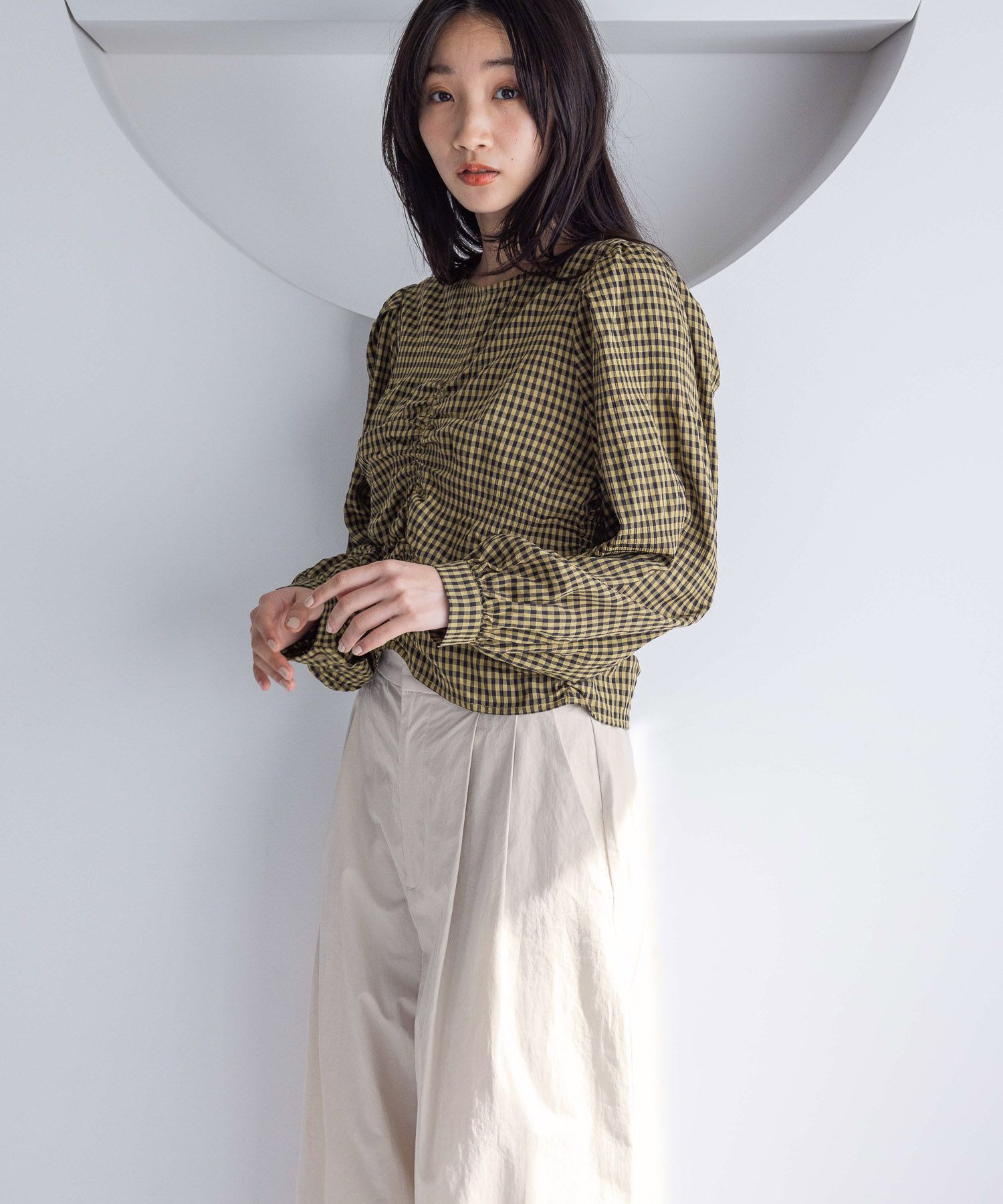 LOWRYS FARM「【前後着用可能】2WAYシャーリングブラウス」|シャツ・ブラウス|