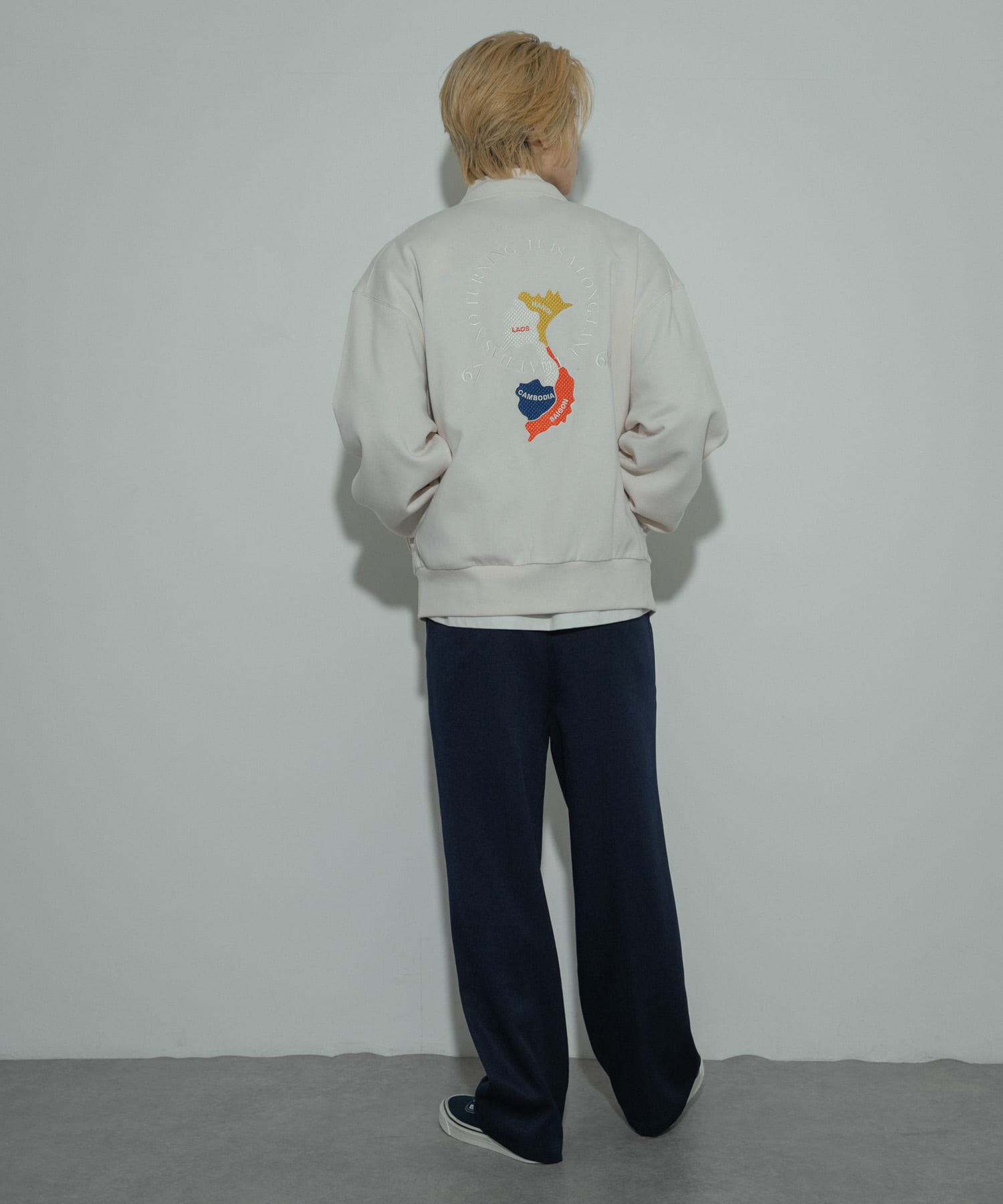 SENSE OF PLACE by URBAN RESEARCH「シシュウスウェットブルゾン」|ブルゾン・スタジャン|