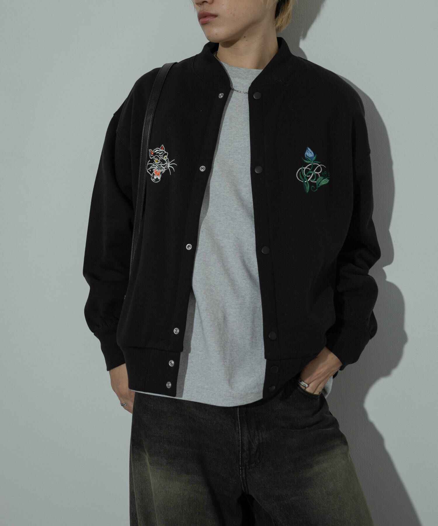 SENSE OF PLACE by URBAN RESEARCH「シシュウスウェットブルゾン」|ブルゾン・スタジャン|