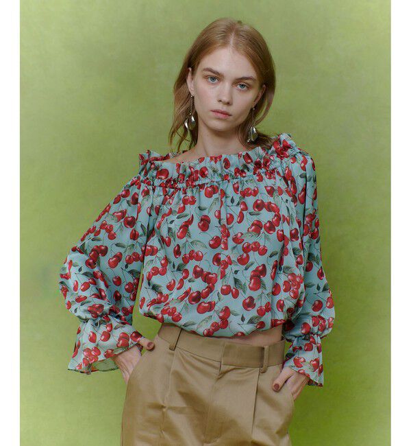 LOULOU WILLOUGHBY「【LOULOU WILLOUGHBY】LISAチェリープリントオフショルブラウス」|シャツ・ブラウス|