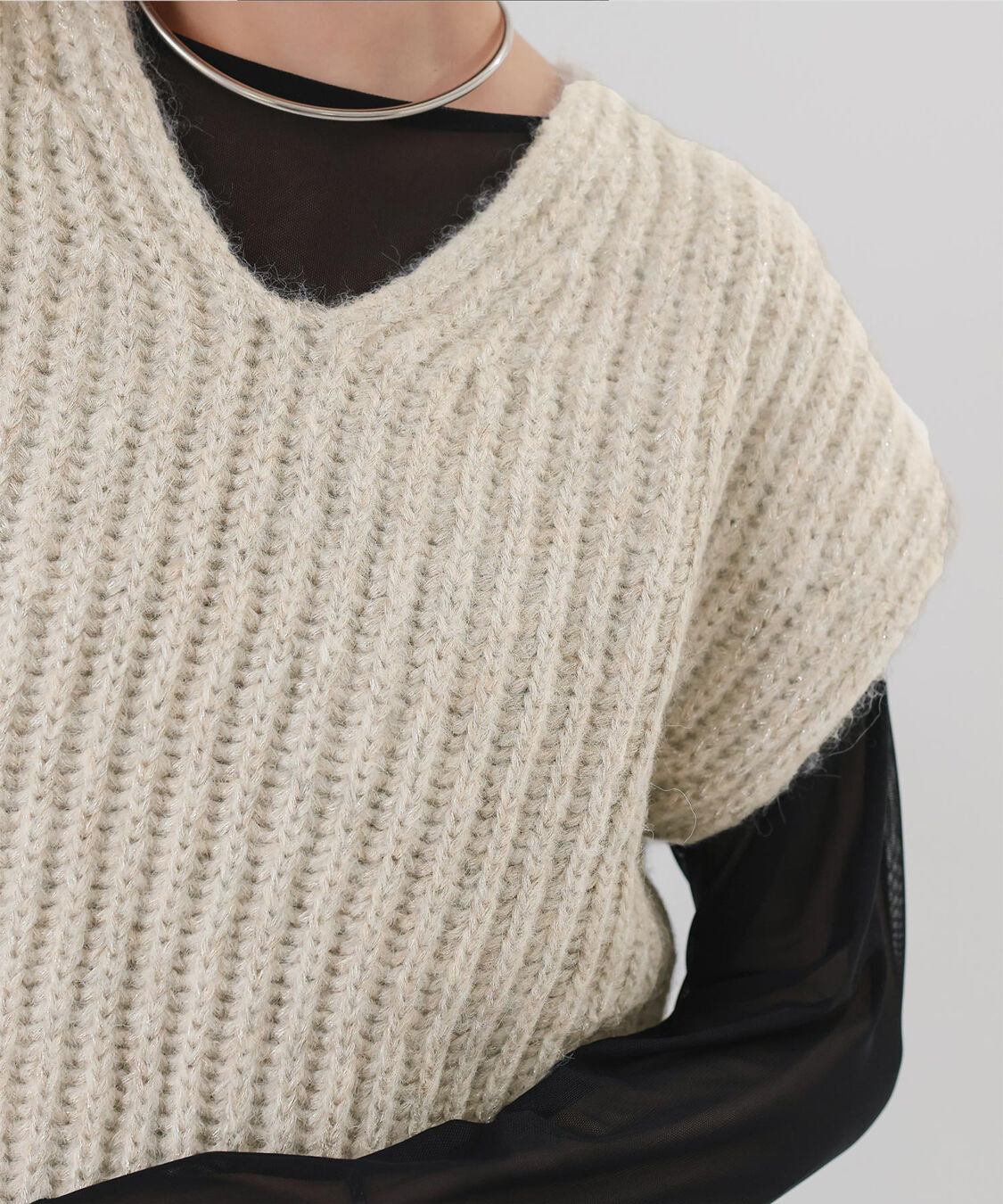 ur's「ラメVネックニットベスト」|ニット・セーター|