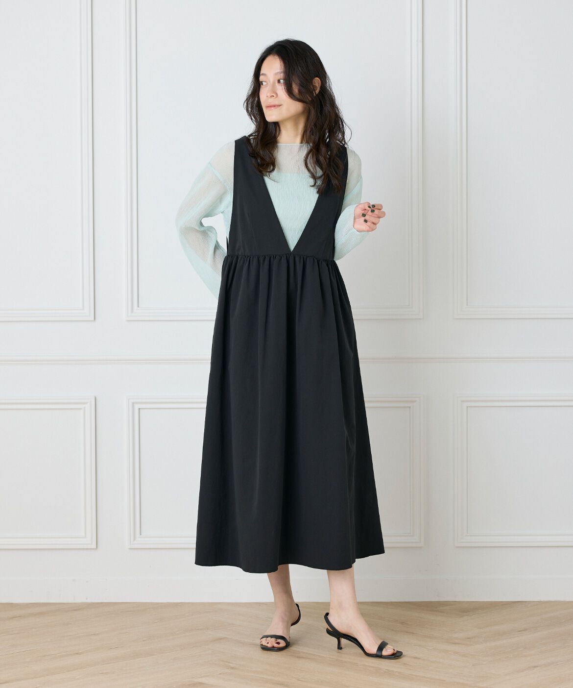 DAY by DAY it&rsquo;s international「Vラインワンピース」|ワンピース|