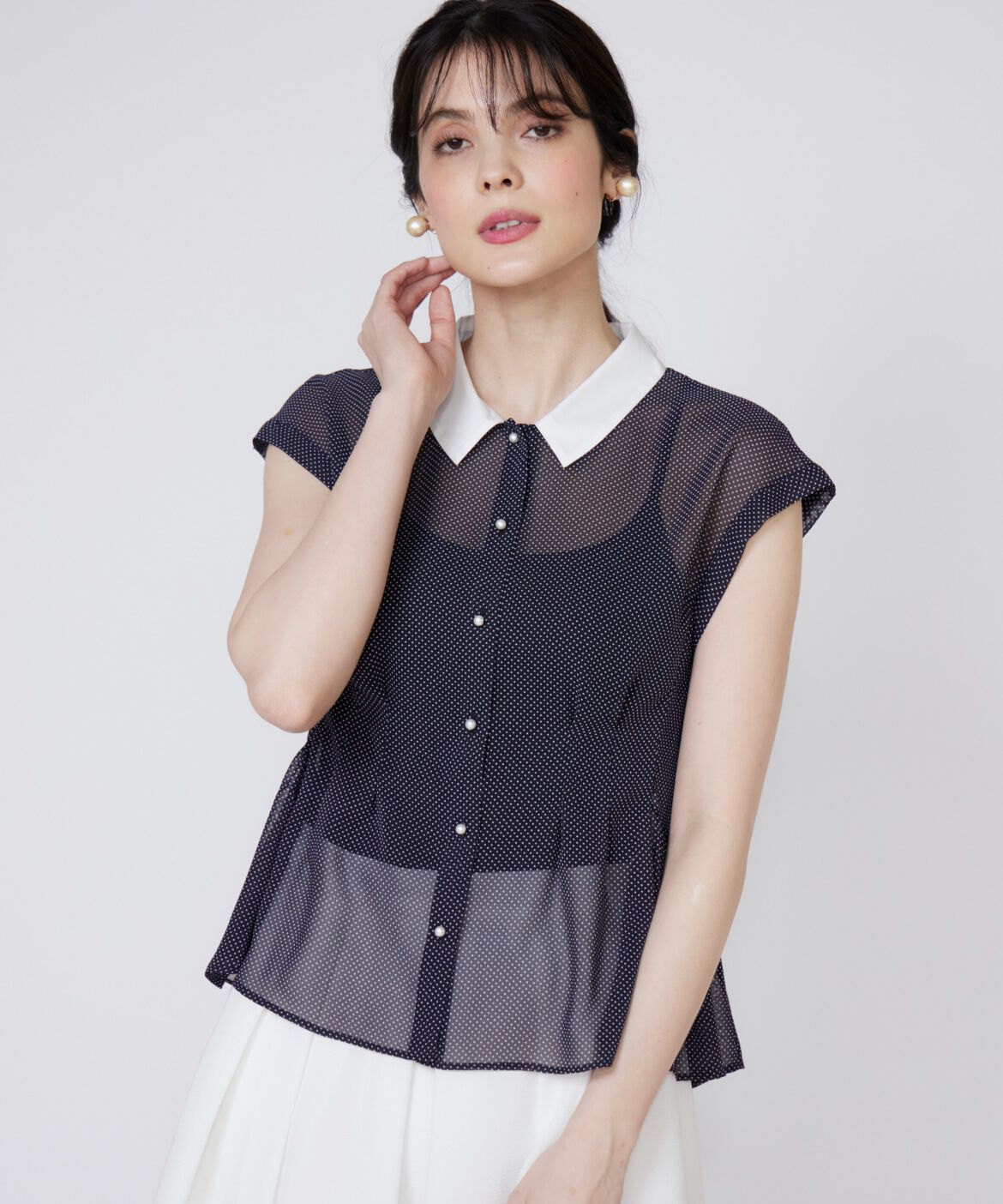 Maglie le cassetto「《プラスサイズ》衿配色シアードットブラウス」|シャツ・ブラウス|ネイビー
