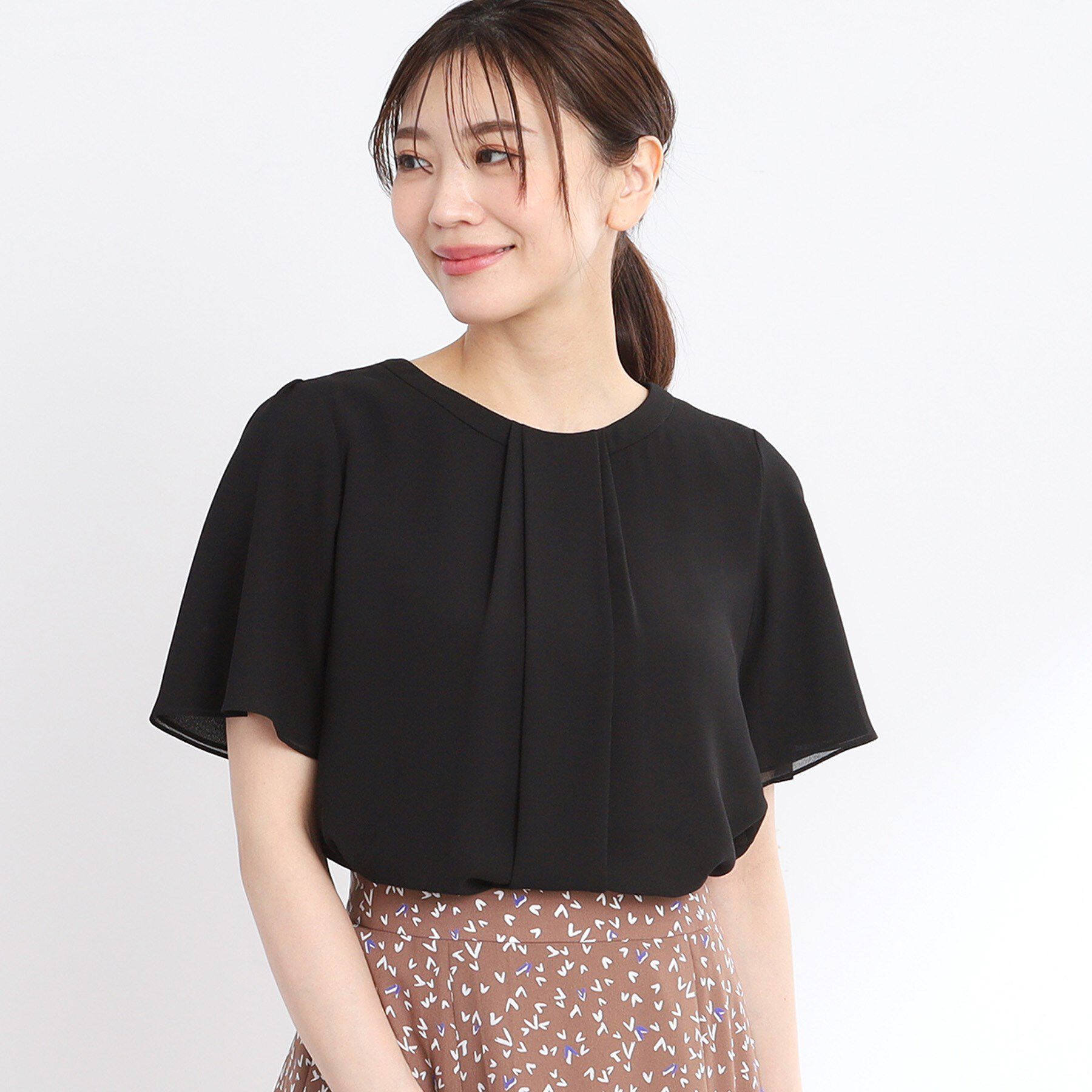 Reflect「【UVカット／接触冷感／マシンウォッシュ可能】タックデザインブラウス」|シャツ・ブラウス|ブラック(019)