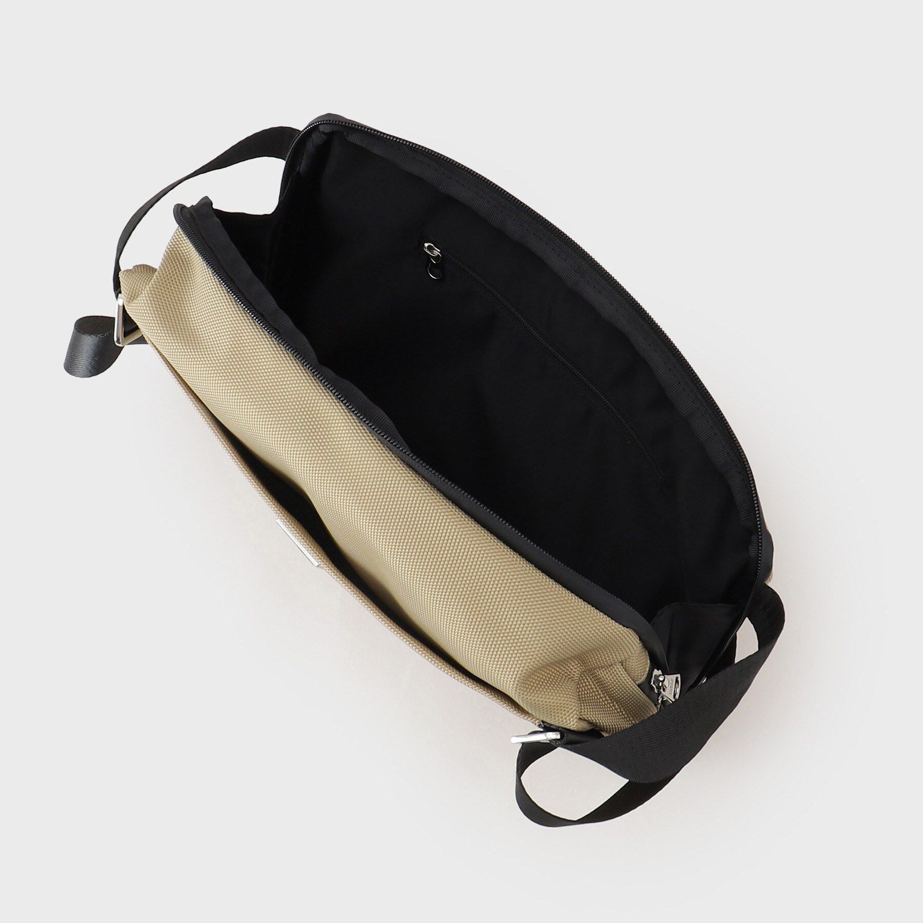 TAKEO KIKUCHI「【A4サイズ／横型】エクスパンドショルダー（L）」|ショルダー・メッセンジャー|