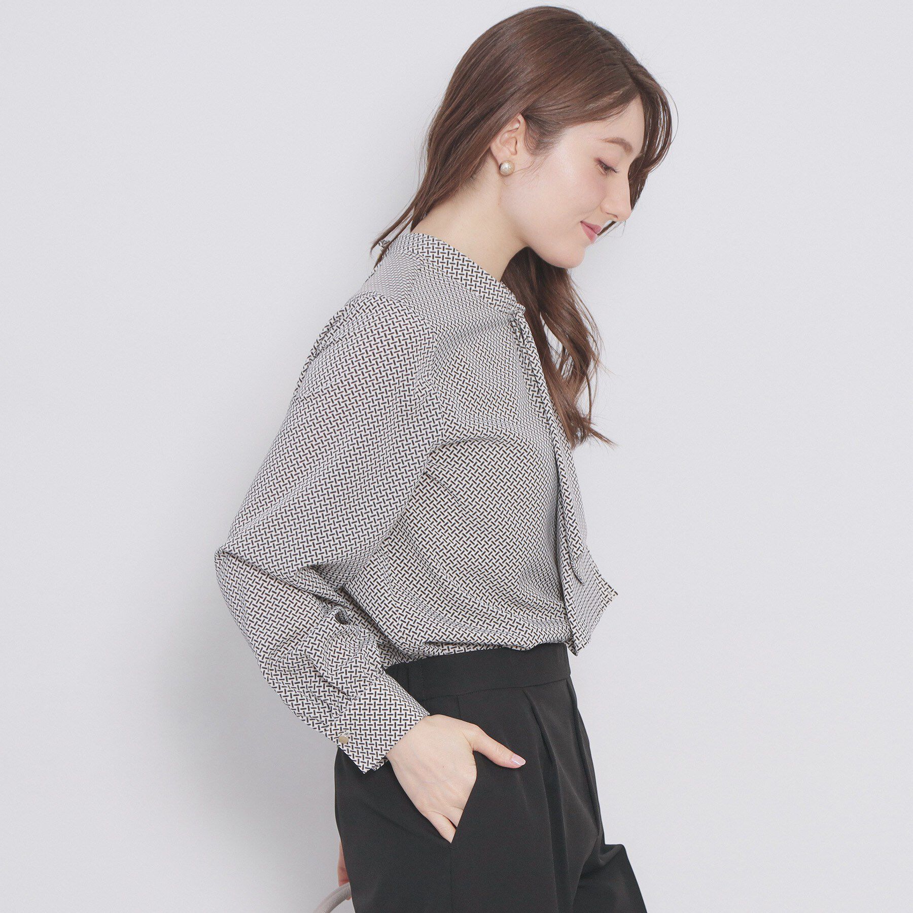 index「アシンメトリーボウタイブラウス【洗濯機OK/イージーアイロン/防シワ】《XS～LL》」|シャツ・ブラウス|