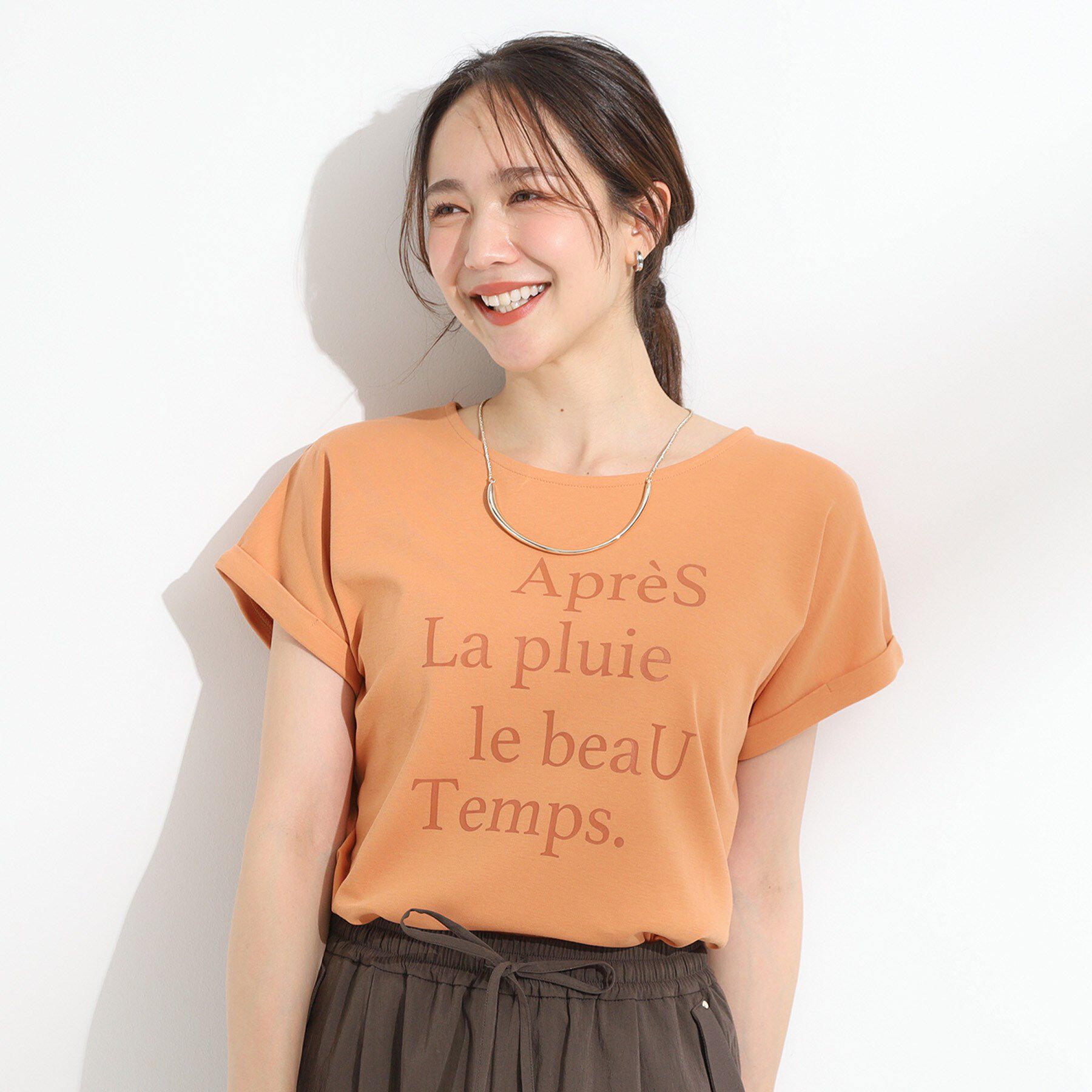 SHOO･LA･RUE「【汗ジミ防止/ひんやり/UV】ロゴプリントTシャツ」|Tシャツ・カットソー|