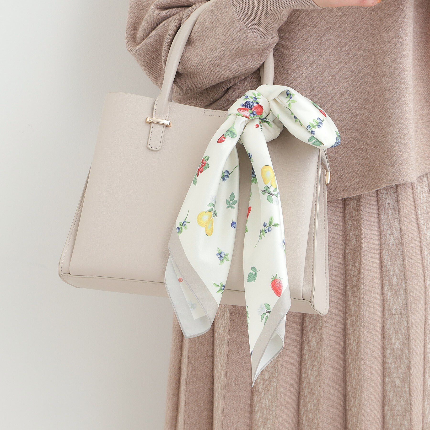 SHOO･LA･RUE「大判プリントスカーフ（88&times;88cm）」|バンダナ・スカーフ|