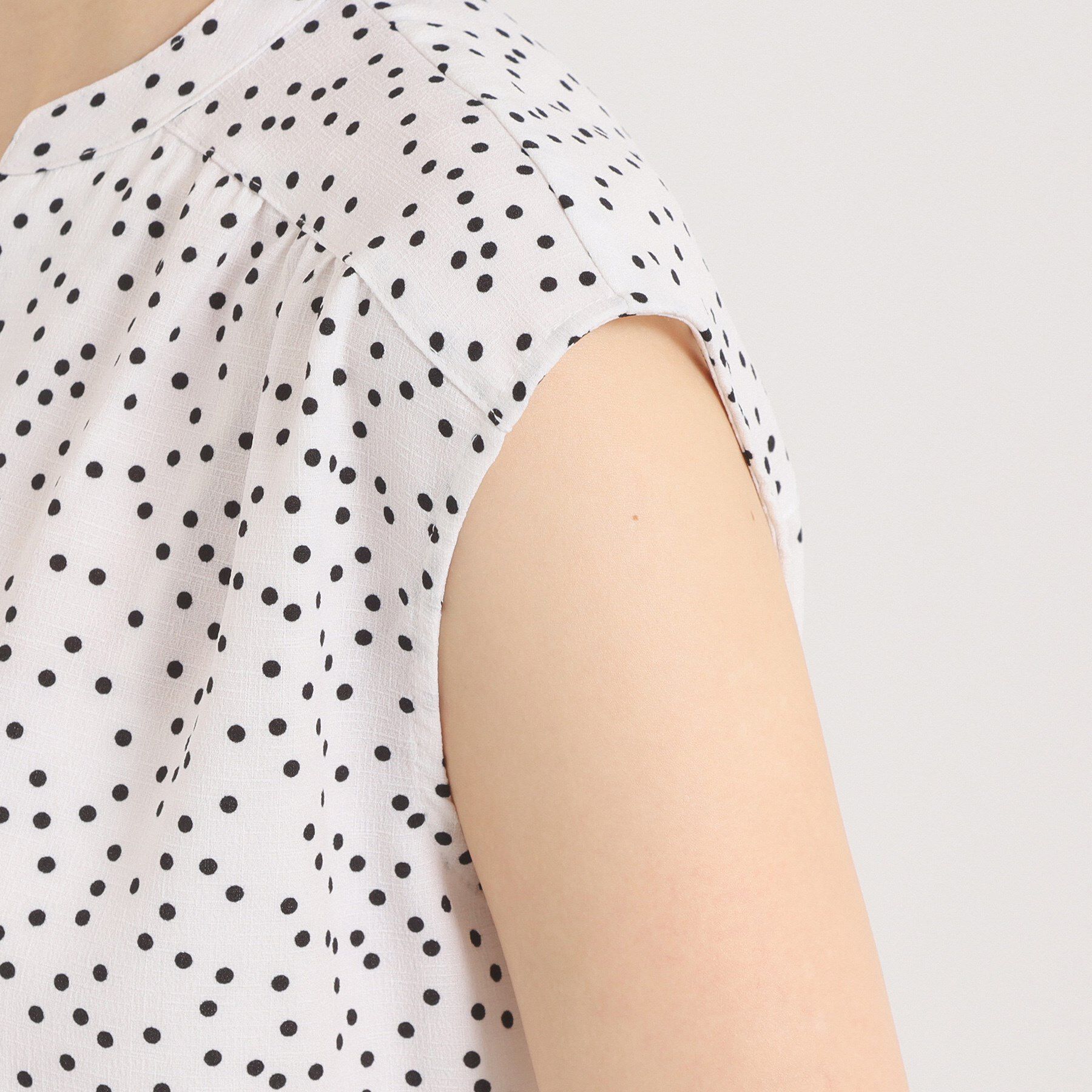 ITS&rsquo;DEMO「【UVカット／速乾／冷感／洗濯機OK／洗濯後しわになりにくい】麻調ストレッチ前開きブラウス＜ラク服シ」|シャツ・ブラウス|