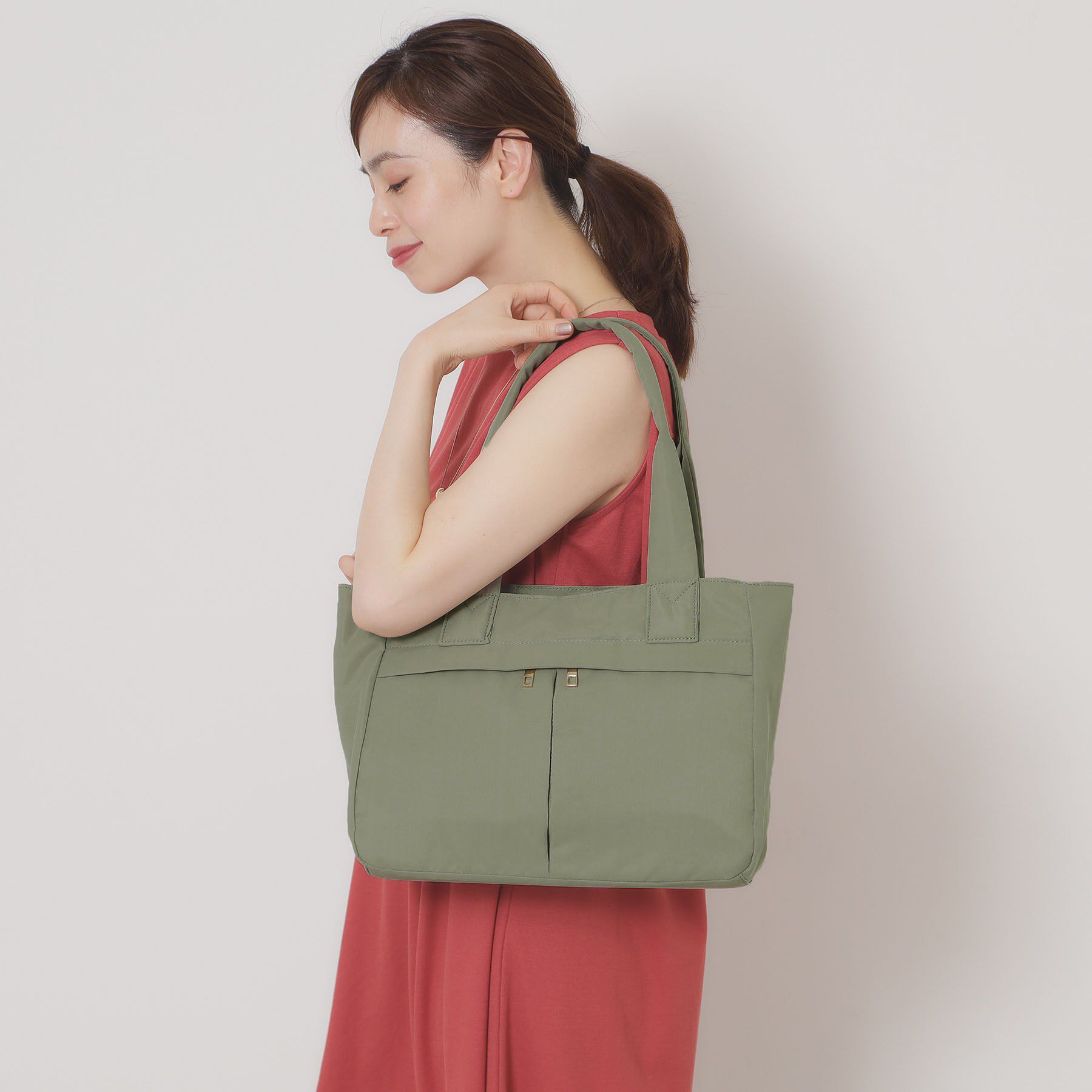 ITS&rsquo;DEMO「【A4対応／9ポケット】ふんわり軽量トート」|トートバッグ|