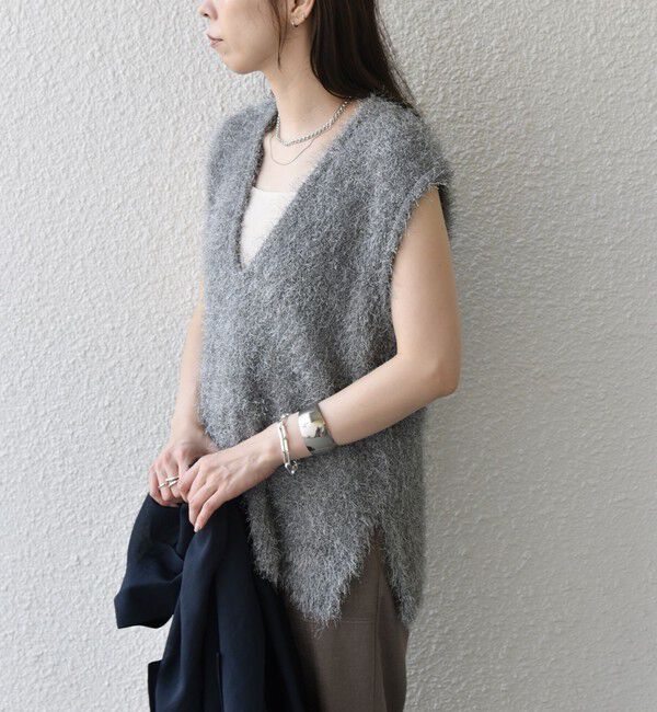SHIPS Colors 「SHIPS Colors:〈手洗い可能〉フェイク フェザー Vネック ベスト◇」|ベスト・ジレ|グレー